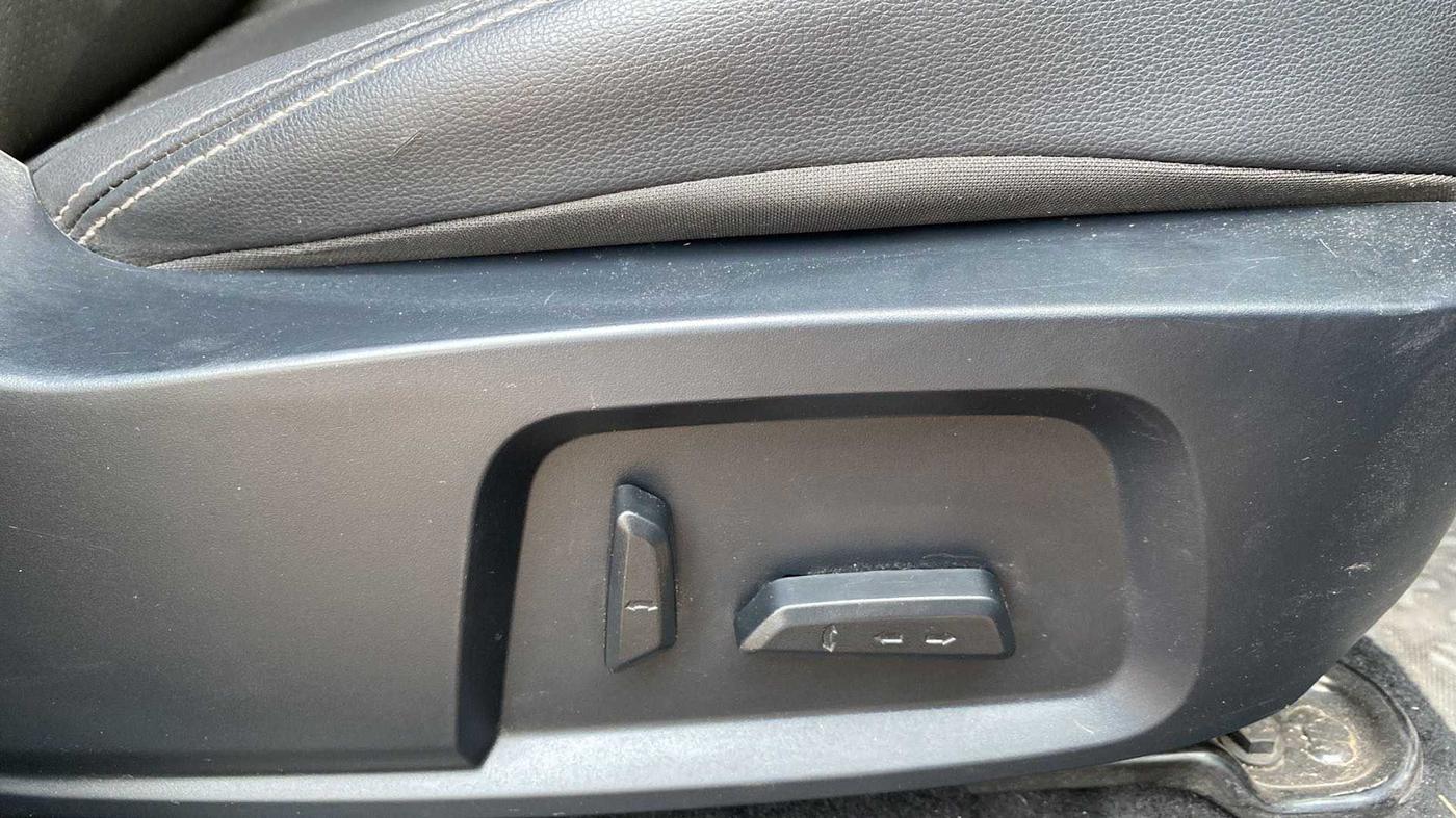 2022 Tata Harrier XZ PLUS 2.0L DARK EDITION, Diesel, Manual, 23,730 km, Driver Side Adjustment Panel