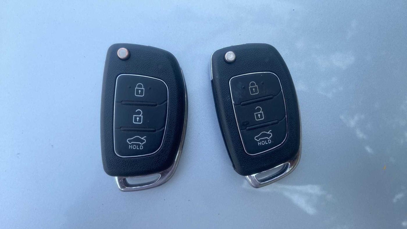 2015 Hyundai Xcent S 1.2, Petrol, Manual, 28,546 km, Key Close Up