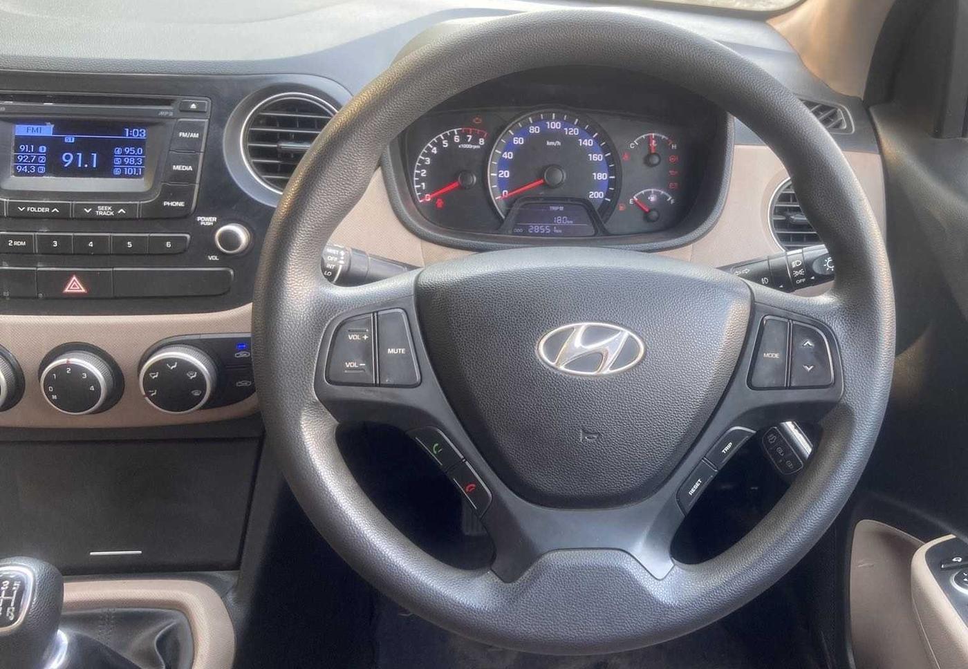 2015 Hyundai Xcent S 1.2, Petrol, Manual, 28,546 km, Steering Wheel Close Up