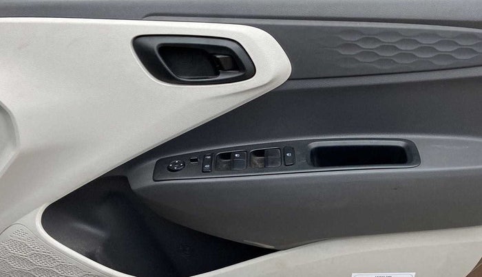 2020 Hyundai AURA S 1.2 CNG, CNG, Manual, 49,378 km, Driver Side Door Panels Control
