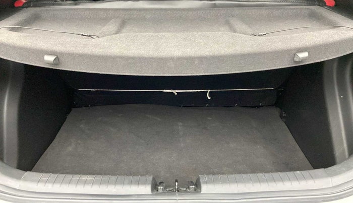 2018 Hyundai Elite i20 ASTA 1.2 DUAL TONE, Petrol, Manual, 32,110 km, Boot Inside