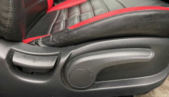 2018 Hyundai Elite i20 ASTA 1.2 DUAL TONE, Petrol, Manual, 32,110 km, Driver Side Adjustment Panel