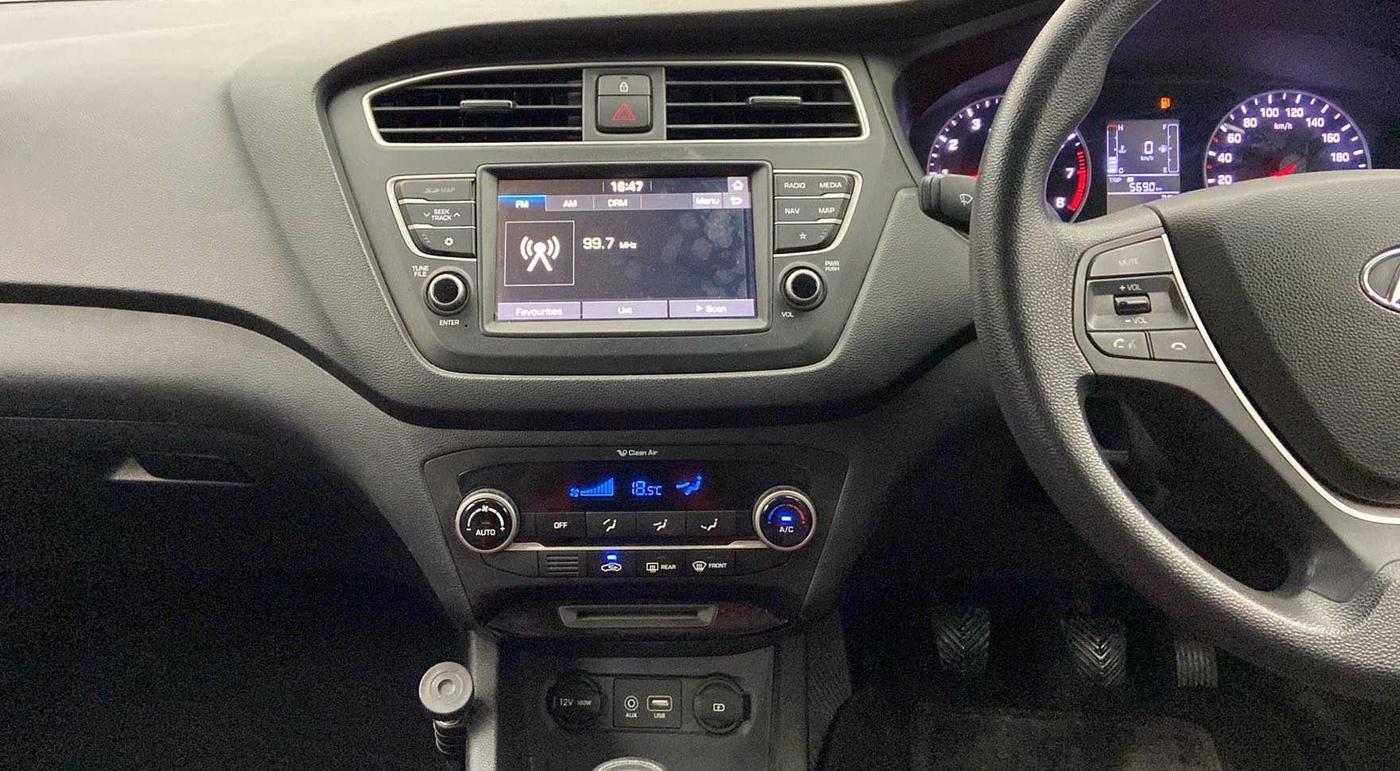 2018 Hyundai Elite i20 ASTA 1.2 DUAL TONE, Petrol, Manual, 32,110 km, Air Conditioner