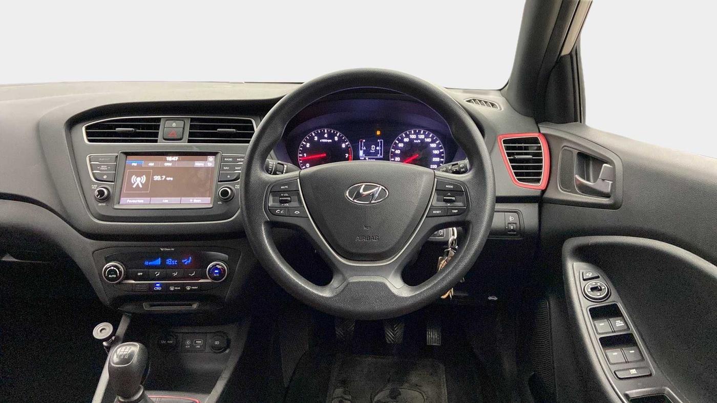 2018 Hyundai Elite i20 ASTA 1.2 DUAL TONE, Petrol, Manual, 32,110 km, Steering Wheel Close Up