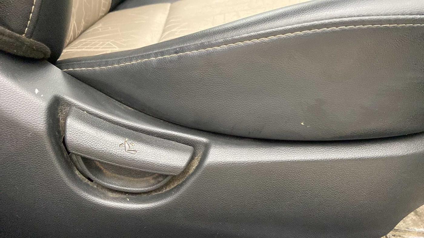 2018 Hyundai Grand i10 MAGNA 1.2 KAPPA VTVT, Petrol, Manual, 32,410 km, Driver Side Adjustment Panel