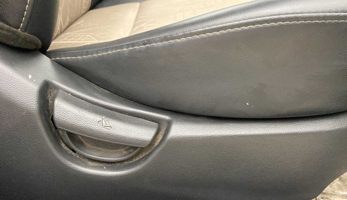 2018 Hyundai Grand i10 MAGNA 1.2 KAPPA VTVT, Petrol, Manual, 32,410 km, Driver Side Adjustment Panel