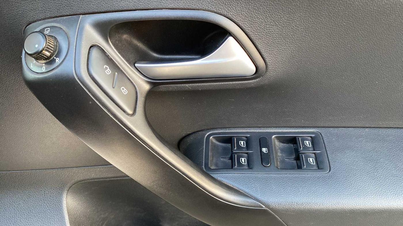 2019 Volkswagen Polo HIGHLINE PLUS 1.0, Petrol, Manual, 42,625 km, Driver Side Door Panels Control