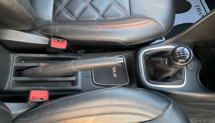 2019 Volkswagen Polo HIGHLINE PLUS 1.0, Petrol, Manual, 42,625 km, Gear Lever