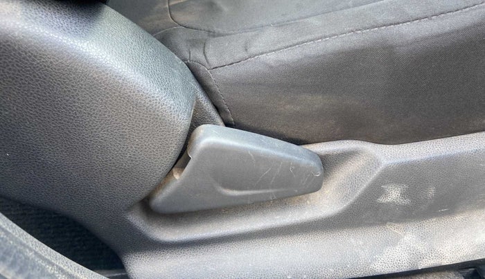 2016 Renault Kwid RXL, Petrol, Manual, 33,904 km, Driver Side Adjustment Panel
