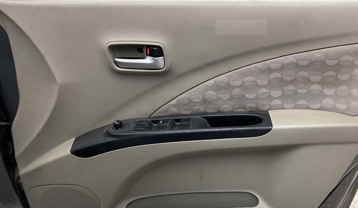 2016 Maruti Celerio ZXI AMT (O), CNG, Automatic, 56,466 km, Driver Side Door Panels Control