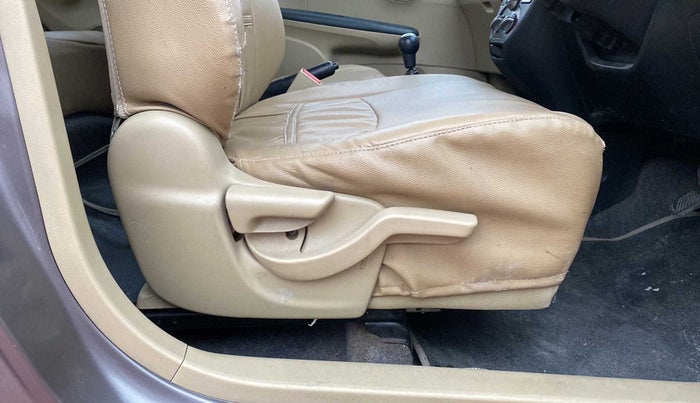 2014 Honda Brio S MT, Petrol, Manual, 71,306 km, Driver Side Adjustment Panel