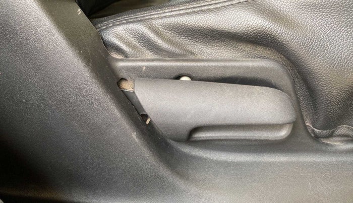 2013 Maruti Swift VXI, Petrol, Manual, 27,247 km, Driver Side Adjustment Panel