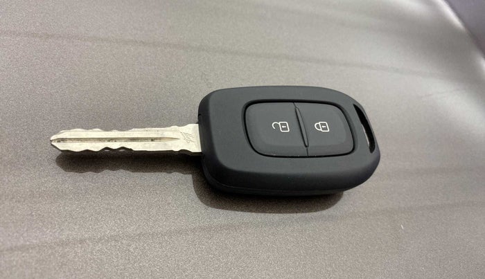 2022 Nissan MAGNITE XL, Petrol, Manual, 41,506 km, Key Close Up