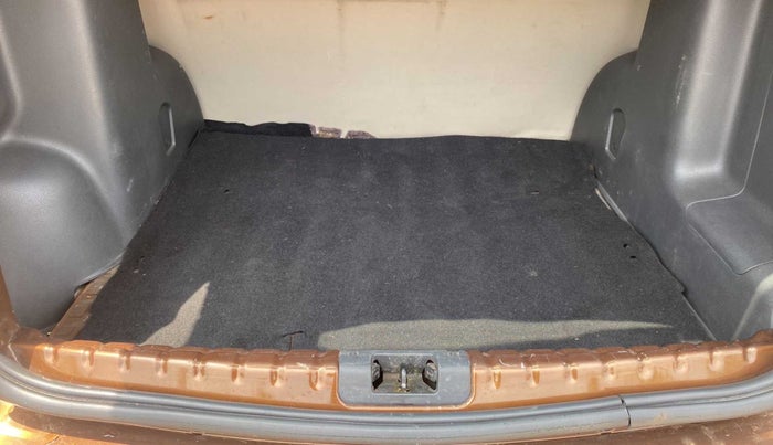 2014 Renault Duster 85 PS RXL DIESEL, Diesel, Manual, 80,944 km, Boot Inside