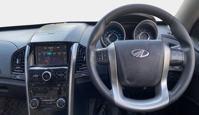 2018 Mahindra XUV500 W7, Diesel, Manual, 99,076 km, Steering Wheel Close Up