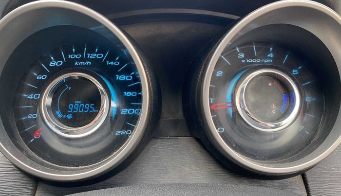 2018 Mahindra XUV500 W7, Diesel, Manual, 99,076 km, Odometer Image