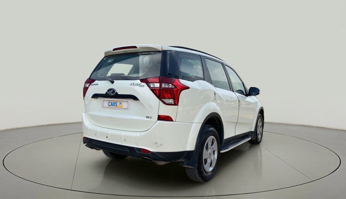 2018 Mahindra XUV500 W7, Diesel, Manual, 99,076 km, Right Back Diagonal