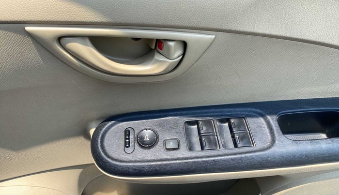 2016 Honda Amaze 1.2L I-VTEC S, Petrol, Manual, 70,986 km, Driver Side Door Panels Control