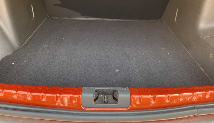 2019 Renault Duster RXS PETROL, Petrol, Manual, 19,397 km, Boot Inside