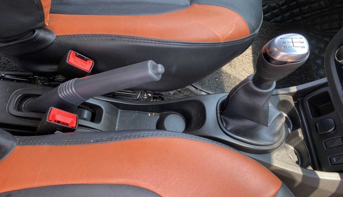 2019 Renault Duster RXS PETROL, Petrol, Manual, 19,397 km, Gear Lever