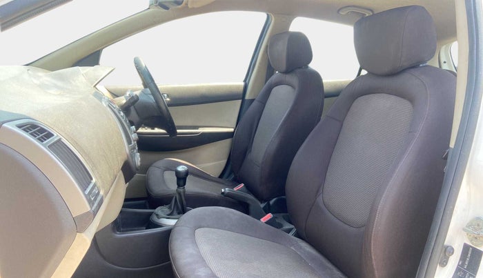 2014 Hyundai i20 SPORTZ 1.2, Petrol, Manual, 85,800 km, Right Side Front Door Cabin