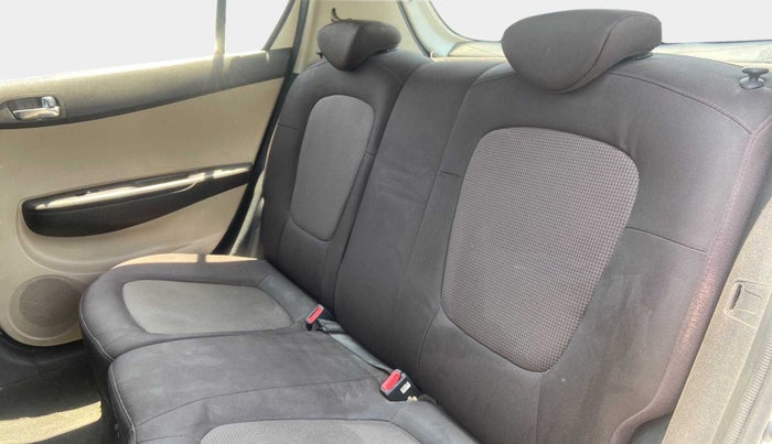 2014 Hyundai i20 SPORTZ 1.2, Petrol, Manual, 85,800 km, Right Side Rear Door Cabin