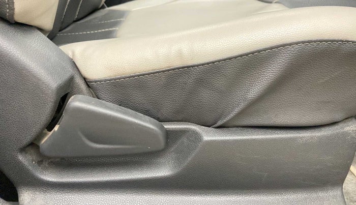 2016 Renault Kwid RXL, Petrol, Manual, 24,072 km, Driver Side Adjustment Panel