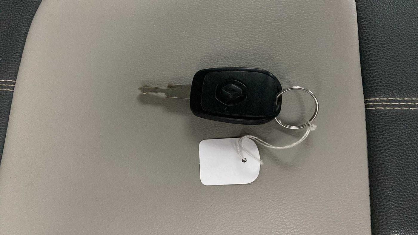 2016 Renault Kwid RXL, Petrol, Manual, 24,072 km, Key Close Up