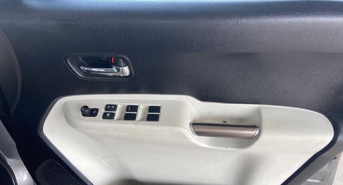 2017 Maruti IGNIS ZETA 1.2, Petrol, Manual, 65,114 km, Driver Side Door Panels Control