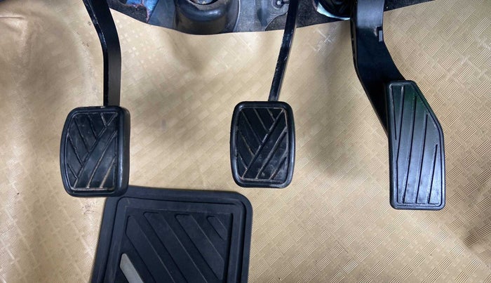 2017 Maruti IGNIS ZETA 1.2, Petrol, Manual, 65,114 km, Pedals