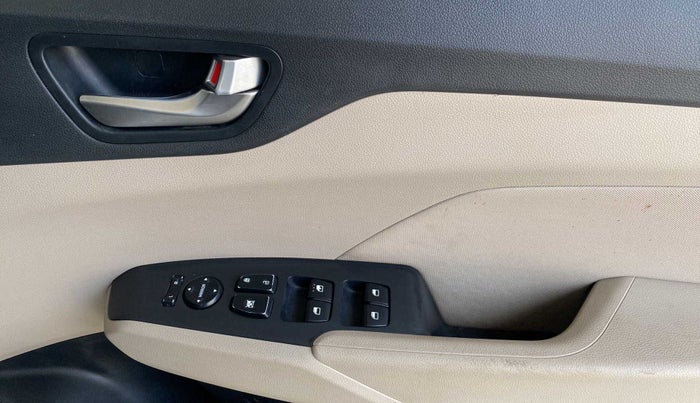 2020 Hyundai Verna S PLUS 1.5 CRDI, Diesel, Manual, 71,057 km, Driver Side Door Panels Control