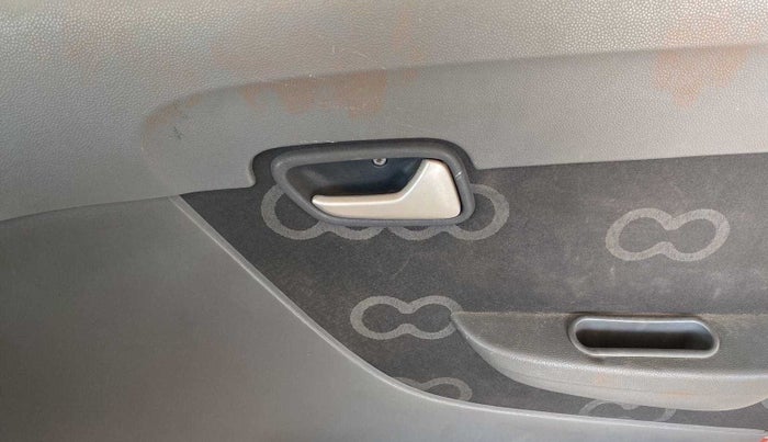2013 Maruti Alto 800 LXI, Petrol, Manual, 36,298 km, Driver Side Door Panels Control