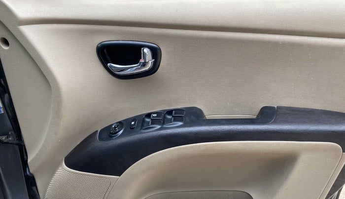 2011 Hyundai i10 MAGNA 1.2, Petrol, Manual, 68,127 km, Driver Side Door Panels Control