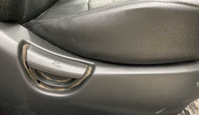 2017 Hyundai Grand i10 SPORTZ 1.2 KAPPA VTVT, Petrol, Manual, 59,367 km, Driver Side Adjustment Panel