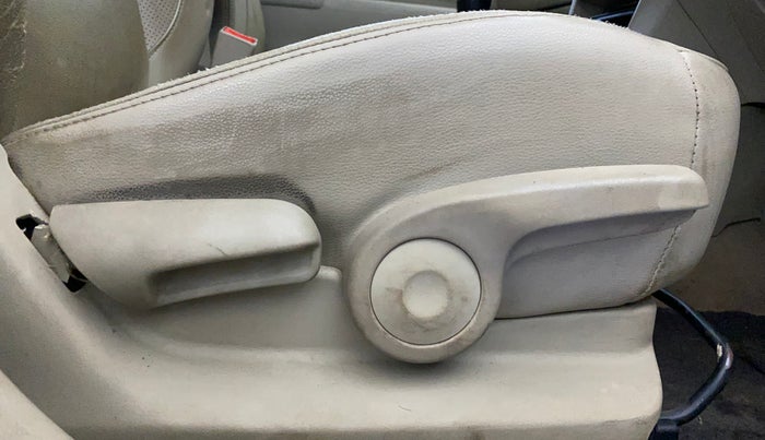 2018 Maruti Ciaz ALPHA 1.5 SHVS PETROL, Petrol, Manual, 60,500 km, Driver Side Adjustment Panel