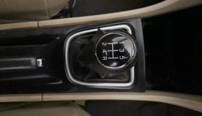 2018 Maruti Ciaz ALPHA 1.5 SHVS PETROL, Petrol, Manual, 60,500 km, Gear Lever