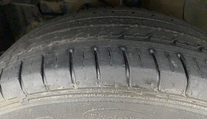 2020 Maruti Vitara Brezza VXI, Petrol, Manual, 54,582 km, Left Front Tyre Tread