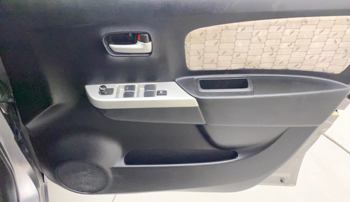 2013 Maruti Wagon R 1.0 VXI, Petrol, Manual, 30,112 km, Driver Side Door Panels Control