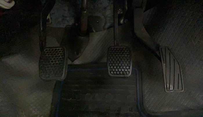 2017 Maruti Alto 800 LXI, Petrol, Manual, 20,371 km, Pedals