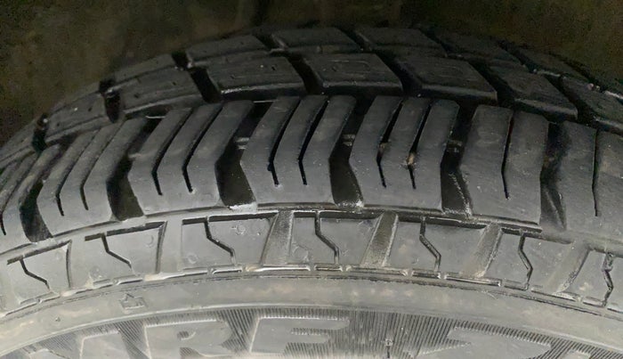 2017 Maruti Alto 800 LXI, Petrol, Manual, 20,371 km, Right Front Tyre Tread