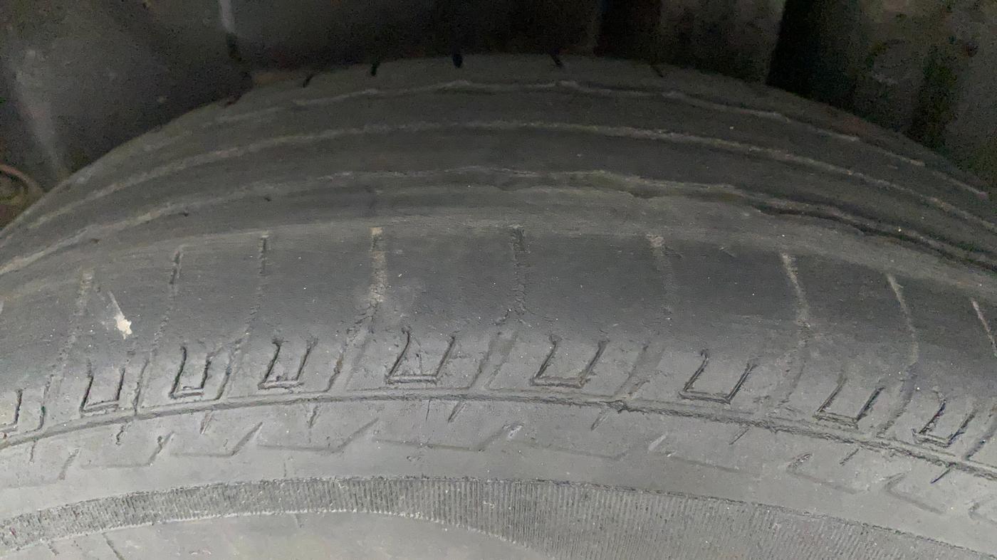 2016 Maruti Swift Dzire VXI (O), Petrol, Manual, 70,762 km, Left Rear Tyre Tread