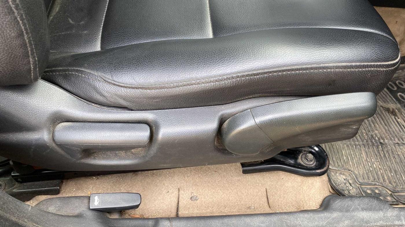 2017 Honda City 1.5L I-VTEC V MT, Petrol, Manual, 75,122 km, Driver Side Adjustment Panel