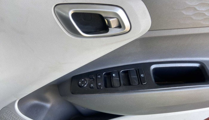 2022 Hyundai GRAND I10 NIOS SPORTZ 1.2 KAPPA VTVT CNG, CNG, Manual, 29,372 km, Driver Side Door Panels Control