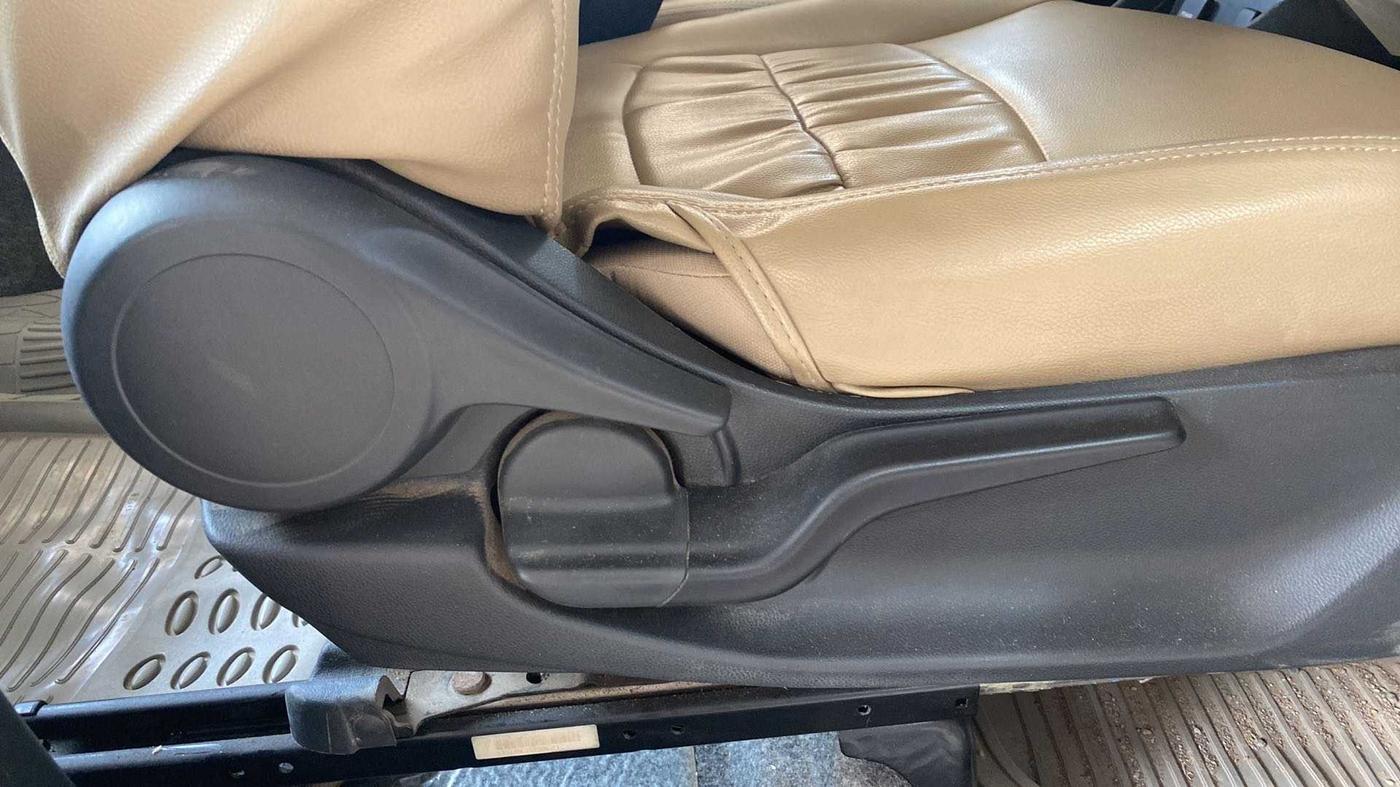 2019 Honda Amaze 1.2L I-VTEC S, Petrol, Manual, 61,172 km, Driver Side Adjustment Panel