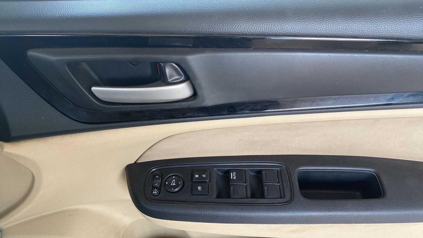 2019 Honda Amaze 1.2L I-VTEC S, Petrol, Manual, 61,172 km, Driver Side Door Panels Control