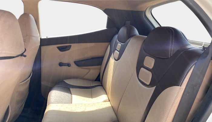 2015 Hyundai Eon MAGNA +, Petrol, Manual, 96,849 km, Right Side Rear Door Cabin