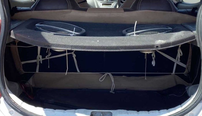 2015 Hyundai Eon MAGNA +, Petrol, Manual, 96,849 km, Boot Inside