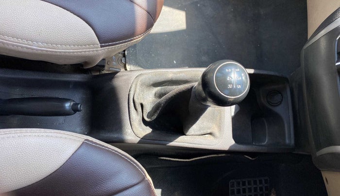 2015 Hyundai Eon MAGNA +, Petrol, Manual, 96,849 km, Gear Lever