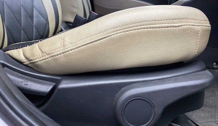 2015 Hyundai Grand i10 ASTA 1.1 CRDI, Diesel, Manual, 95,670 km, Driver Side Adjustment Panel