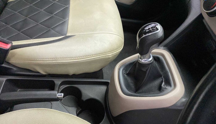 2015 Hyundai Grand i10 ASTA 1.1 CRDI, Diesel, Manual, 95,670 km, Gear Lever